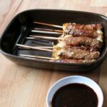 Brochettes de magret « aux p’tits z’oignons »