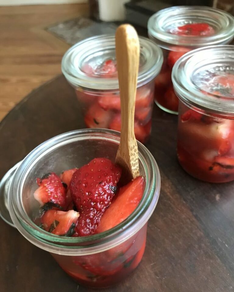 oM4D1rmEQlyzVJzAhnV6Lg