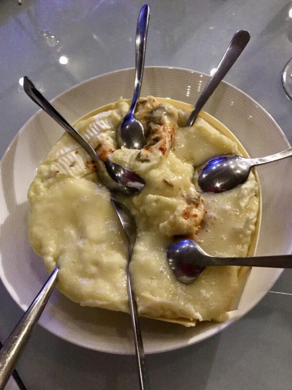 Camembert à la plancha – Torchons & Serviettes